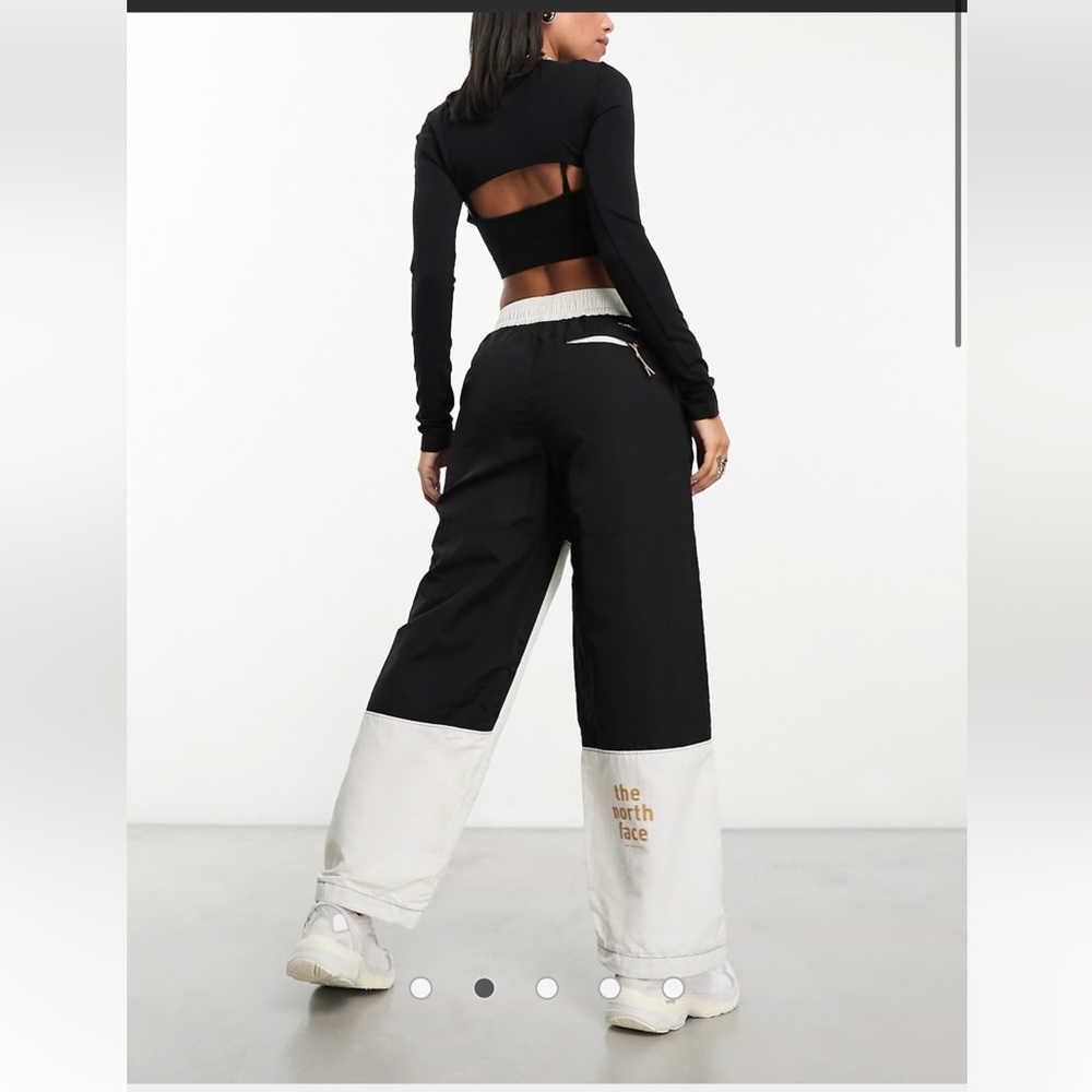 The North Face Women’s Nylon Easy Pants Black and White Color Block - Picture 4 of 16